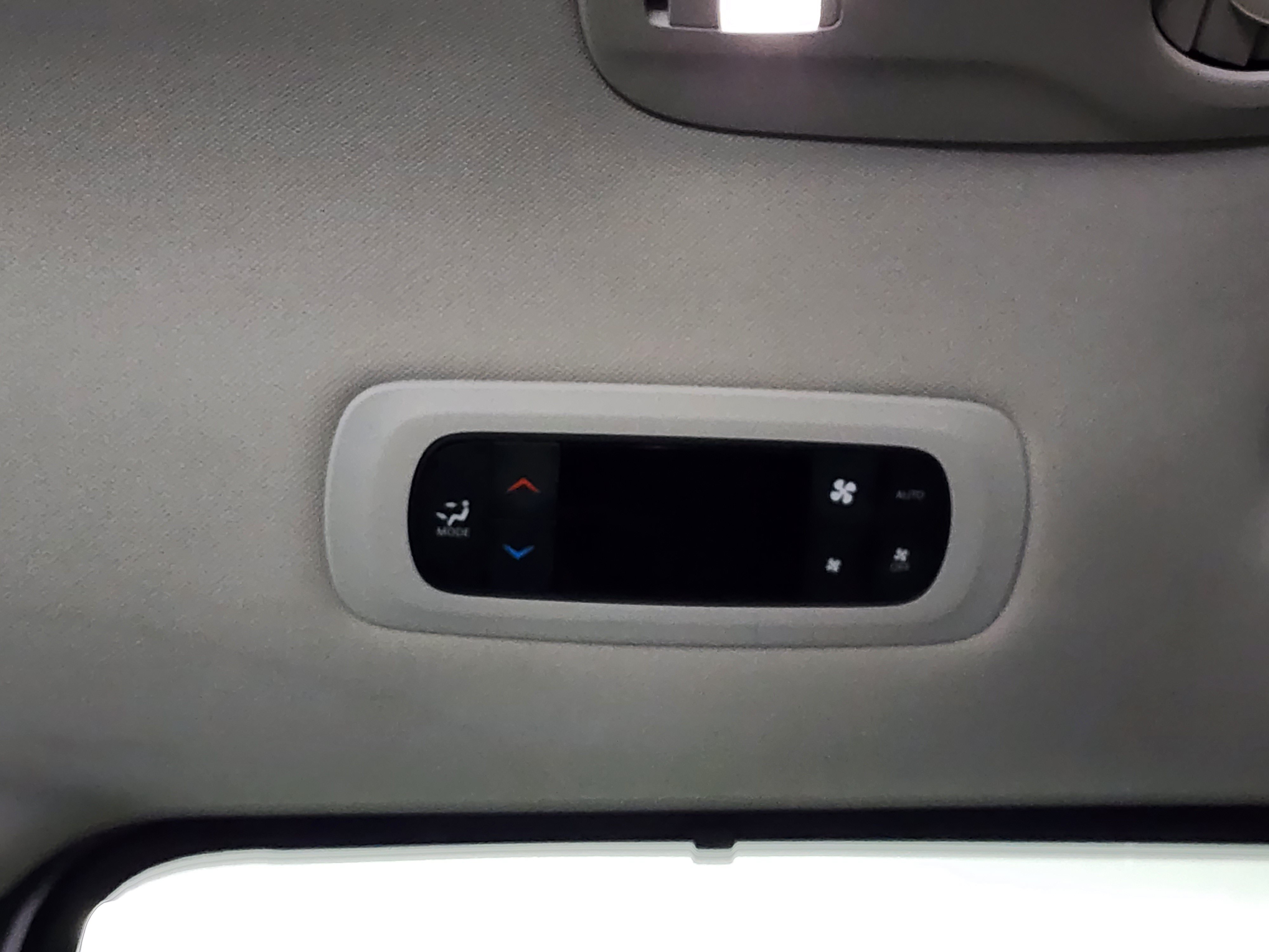 Used 2024 Chrysler Pacifica Touring-L FWD image 35