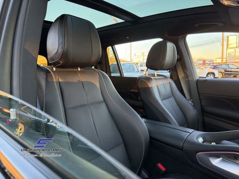 Used 2022 Mercedes-Benz GLS 450 4MATIC image 13