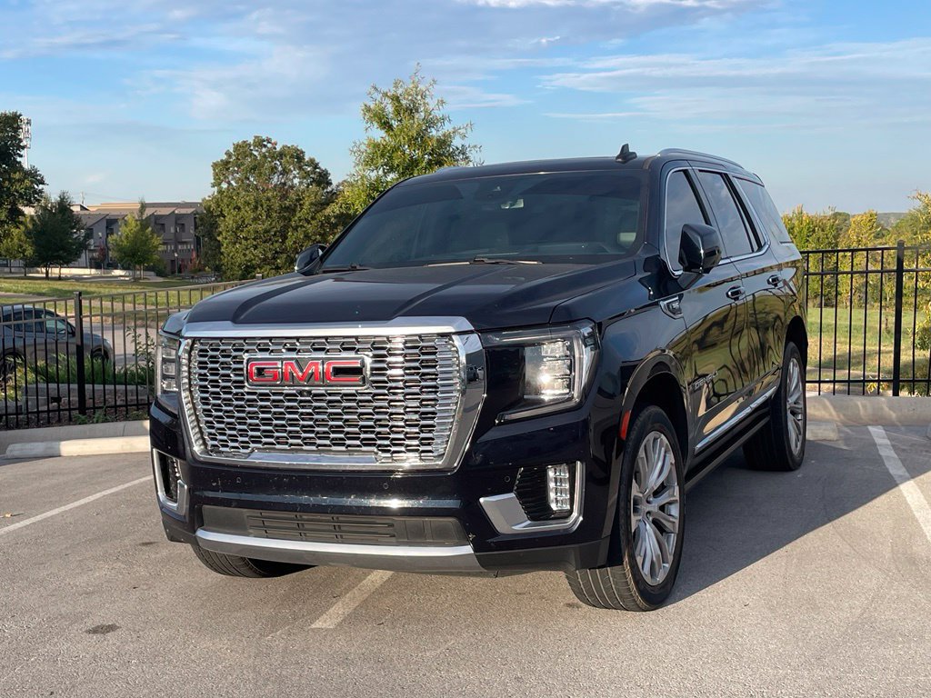 Used 2023 GMC Yukon Denali RWD image 3