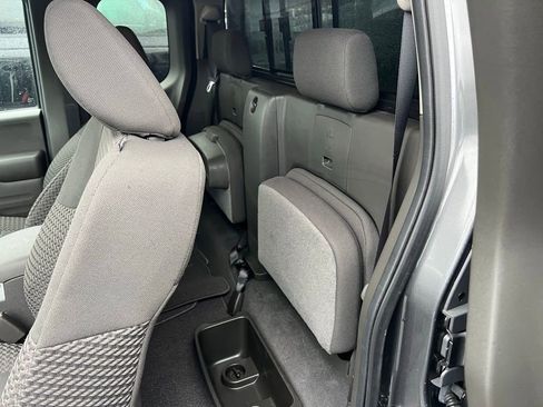 Used 2021 Nissan Frontier SV image 16