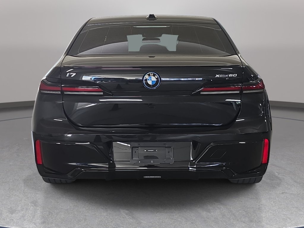 Certified 2023 BMW i7 xDrive60 AWD/4WD image 7