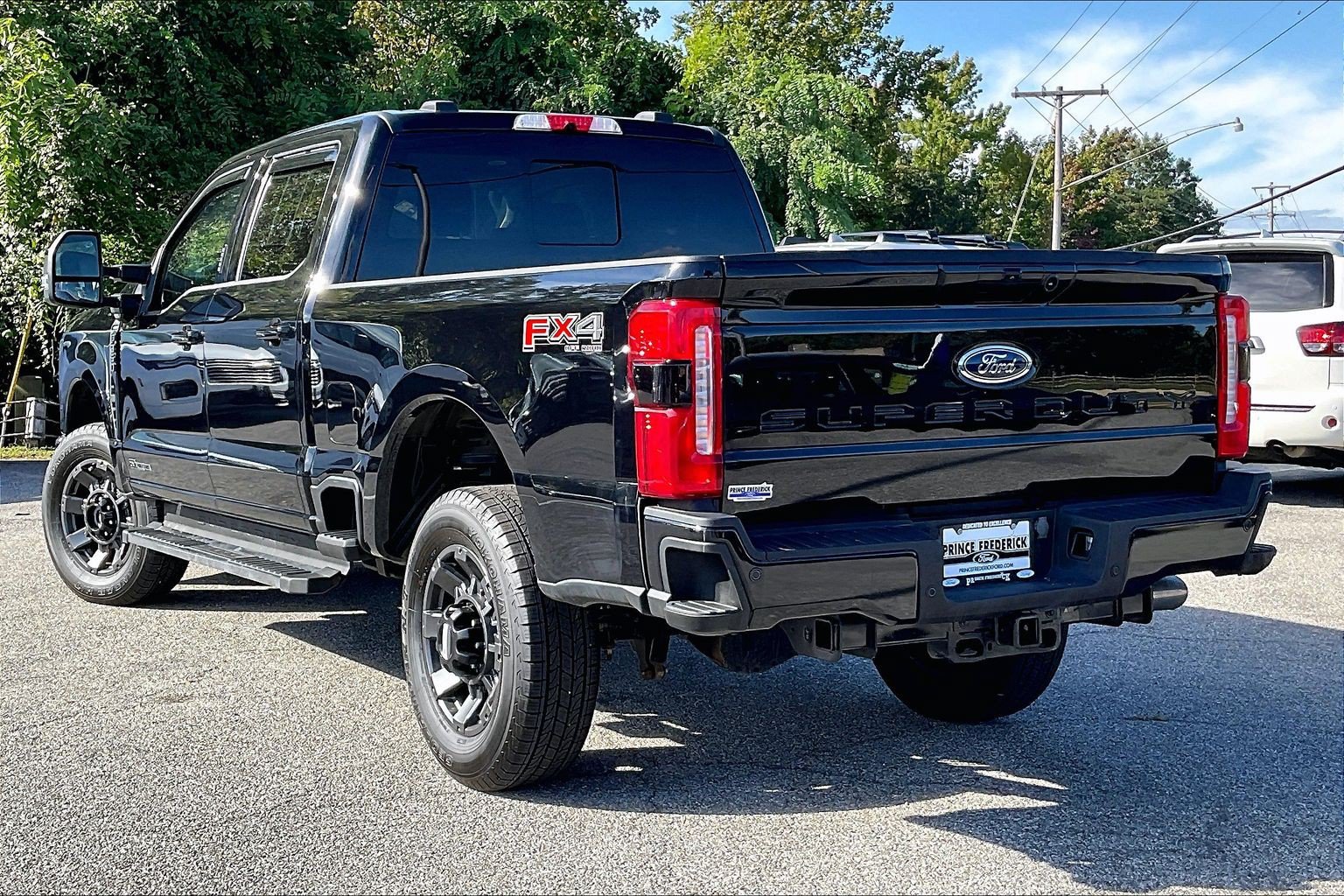 Used 2024 Ford F350 Lariat w/ Lariat Ultimate Package AWD/4WD image 12