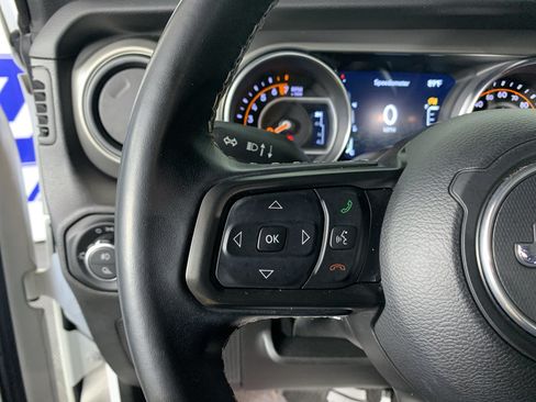 Used 2021 Jeep Gladiator Sport AWD/4WD image 17