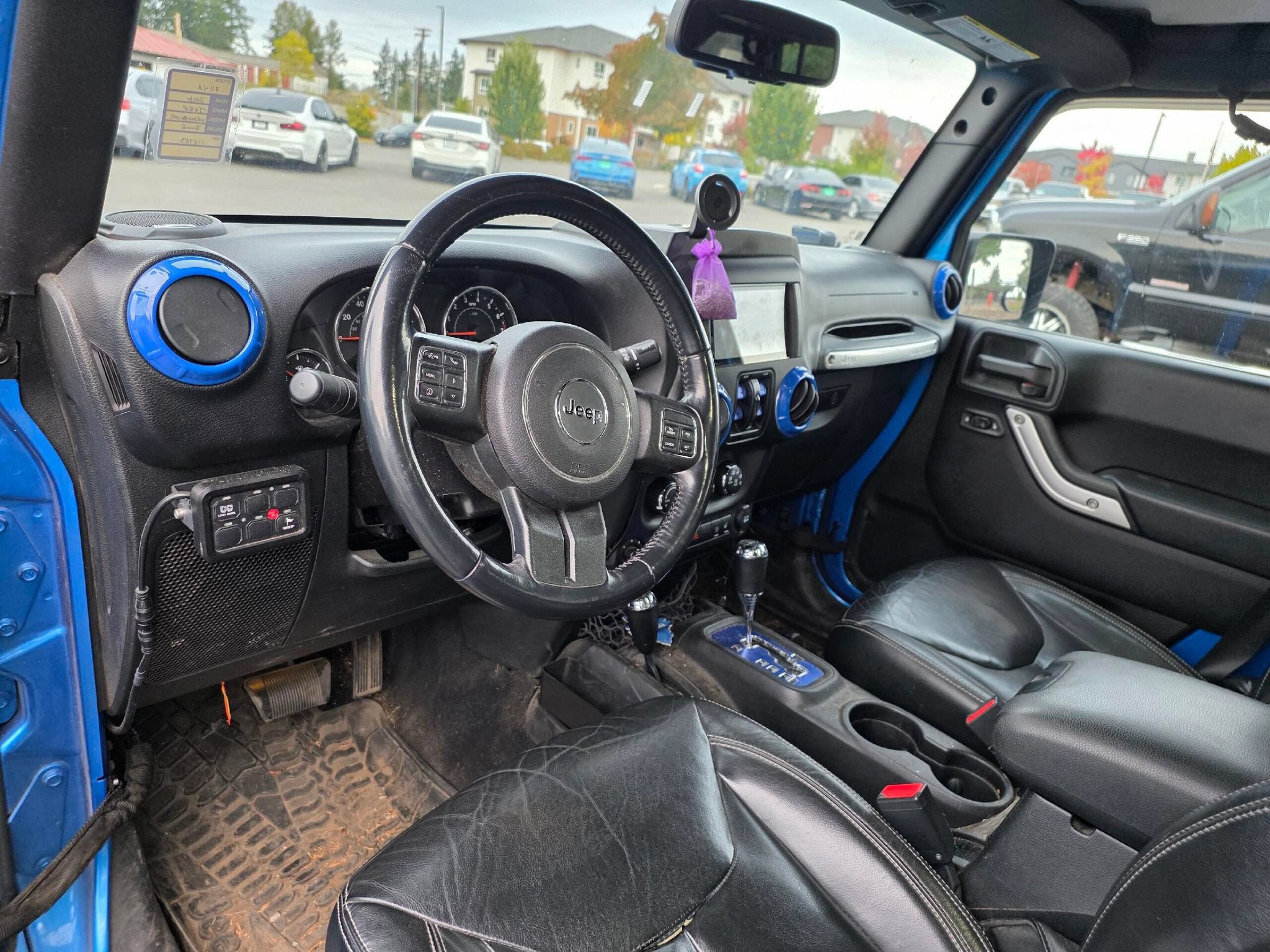 Used 2016 Jeep Wrangler Unlimited Sahara w/ Max Tow Package AWD/4WD image 5
