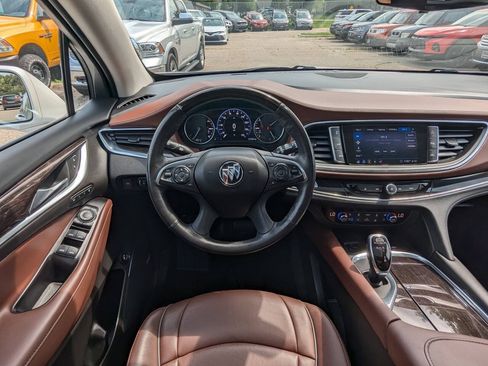 Used 2020 Buick Enclave Avenir w/ Avenir Technology Package AWD/4WD image 17