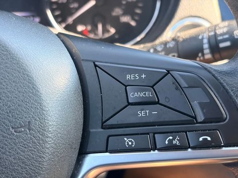 Used 2017 Nissan Rogue Sport SV FWD image 24
