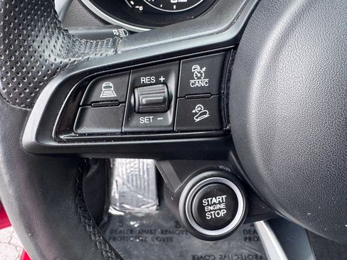 Used 2022 Alfa Romeo Stelvio Veloce AWD/4WD image 22