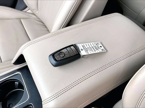 Used 2022 Lincoln Corsair FWD w/ Equipment Group 101A image 10