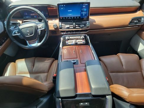 Certified 2024 Lincoln Navigator Reserve AWD/4WD image 9