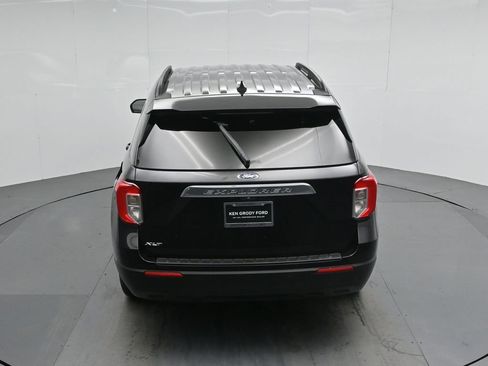 Certified 2022 Ford Explorer XLT image 42