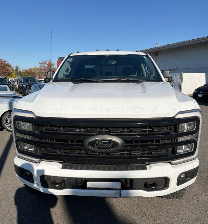 Used 2023 Ford F250 XLT w/ Black Appearance Package AWD/4WD image 2