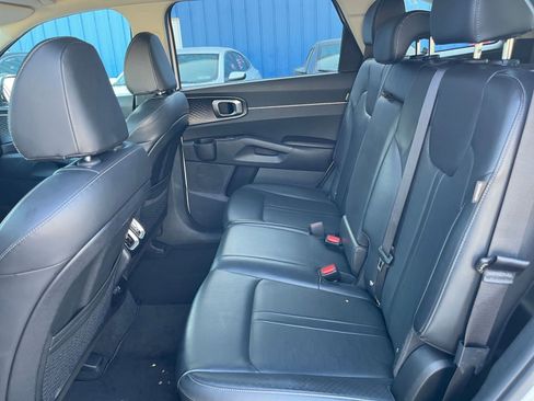 Used 2024 Kia Sorento S image 27
