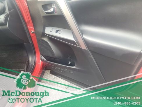 Used 2017 Toyota RAV4 XLE image 20