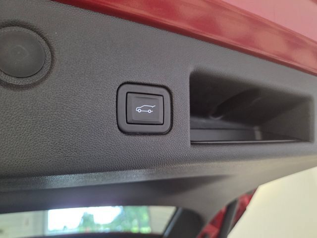 Used 2023 Chevrolet Equinox LT FWD image 17