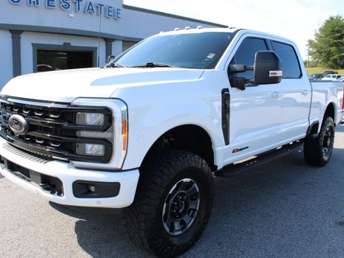 Used 2023 Ford F250 Lariat w/ Lariat Ultimate Package AWD/4WD image 2