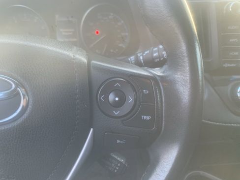 Used 2018 Toyota RAV4 XLE image 16