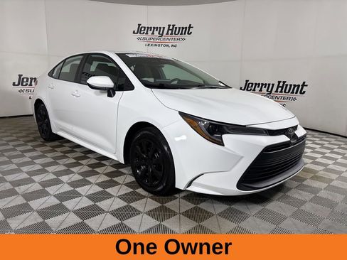 Used 2024 Toyota Corolla LE image 4