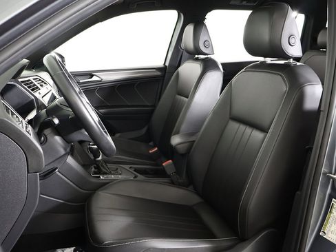 Used 2023 Volkswagen Tiguan SE R-Line image 32