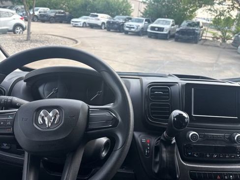 Used 2022 RAM ProMaster 2500 FWD image 11