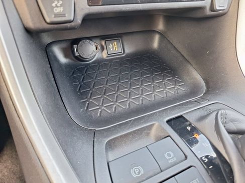 Used 2025 Toyota RAV4 LE FWD image 20