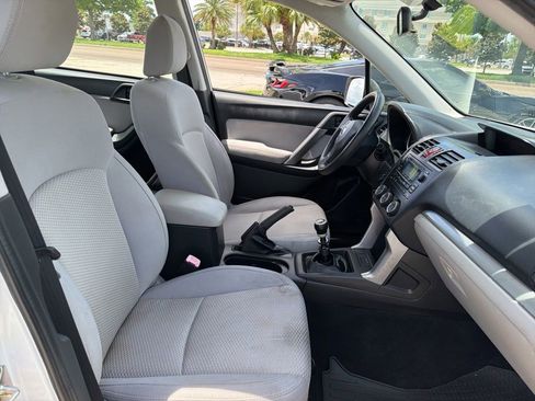 Used 2014 Subaru Forester 2.5i AWD/4WD image 16