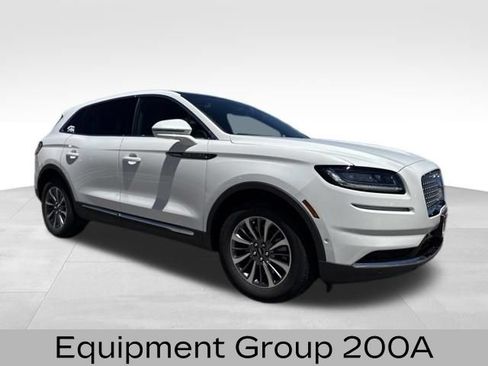 Used 2022 Lincoln Nautilus Reserve AWD/4WD image 3