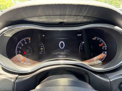 Used 2018 Jeep Grand Cherokee Laredo AWD/4WD image 21