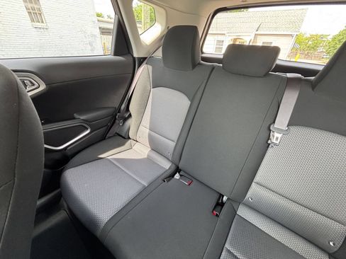 Used 2025 Kia Soul LX w/ LX Technology Package FWD image 38