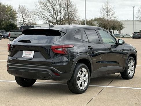 Used 2024 Chevrolet Trax LS image 4