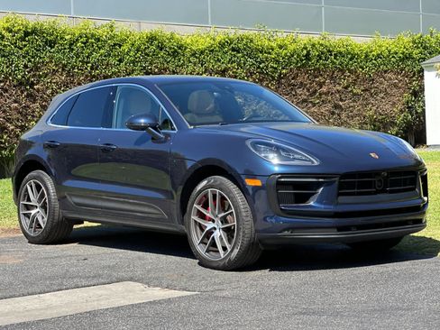 Certified 2023 Porsche Macan S AWD/4WD image 10