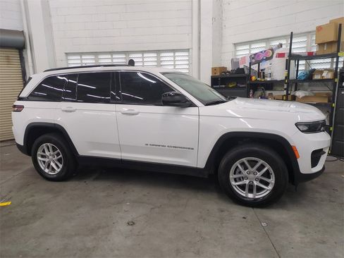 Certified 2024 Jeep Grand Cherokee Laredo X w/ Trailer Tow Package image 4