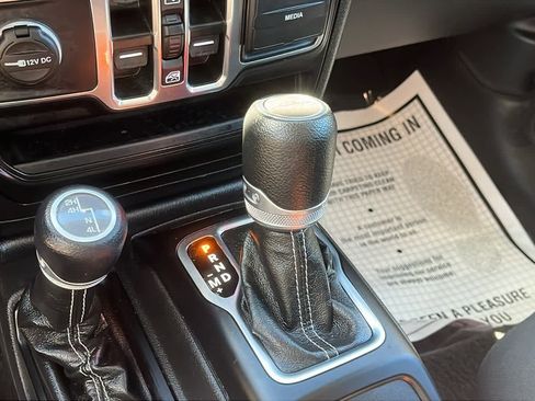 Certified 2023 Jeep Gladiator Overland image 18