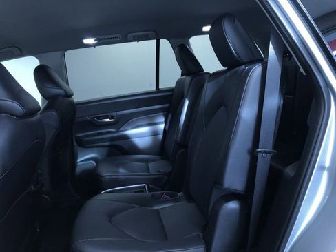 Certified 2025 Toyota Grand Highlander AWD image 22