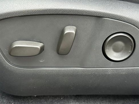 New 2026 Chevrolet Equinox EV LT image 22