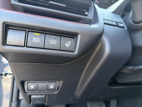 New 2026 Toyota Prius Plug-In Hybrid FWD image 13