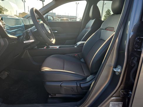 New 2025 Nissan Kicks SR image 10