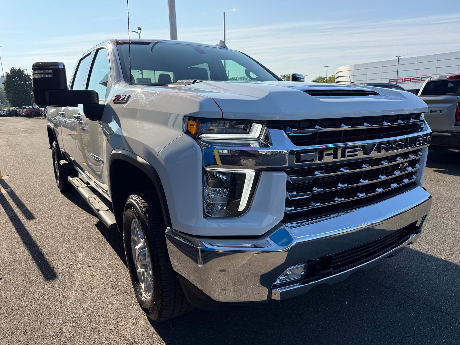 Used 2023 Chevrolet Silverado 2500 LTZ w/ Gooseneck/5TH Wheel Package AWD/4WD image 2