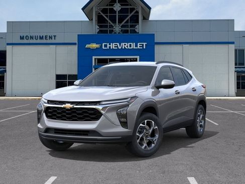 New 2026 Chevrolet Trax LT w/ Driver Confidence Package FWD image 6