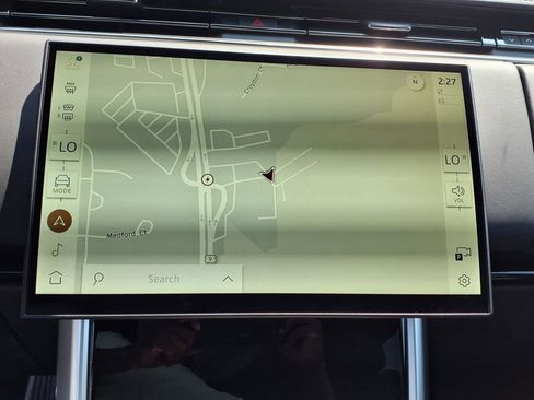 New 2025 Land Rover Range Rover SE image 12