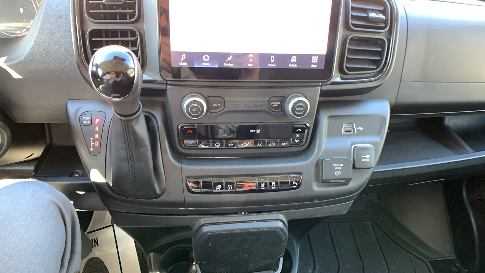 Used 2024 RAM ProMaster 1500 w/ Premium Convenience Group FWD image 18