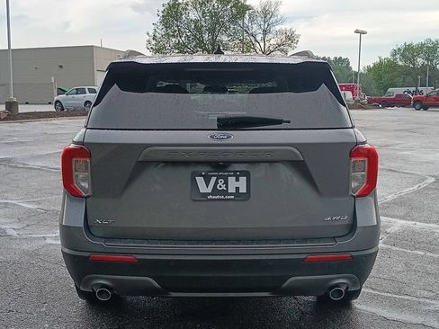 Used 2024 Ford Explorer XLT w/ Equipment Group 202A AWD/4WD image 26