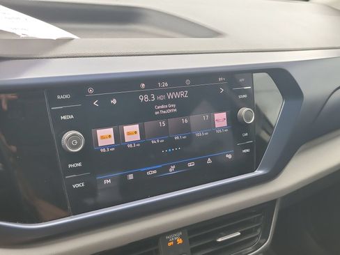 Used 2023 Volkswagen Taos SE w/ Panoramic Sunroof Package FWD image 20