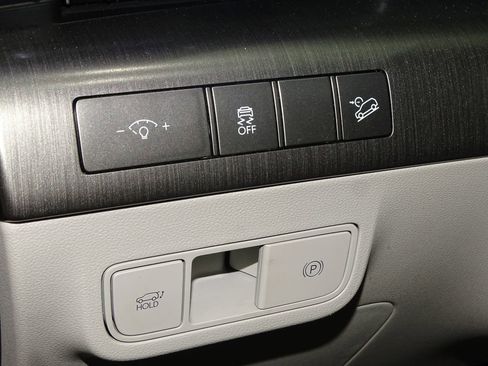 Used 2024 Hyundai Kona Limited image 20