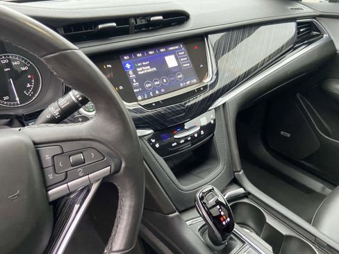 Used 2025 Cadillac XT6 Premium Luxury image 13