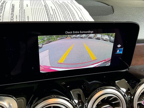 Used 2022 Mercedes-Benz GLB 250 image 27