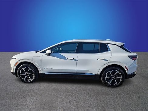 Used 2025 Chevrolet Equinox EV LT w/ Convenience Package image 2