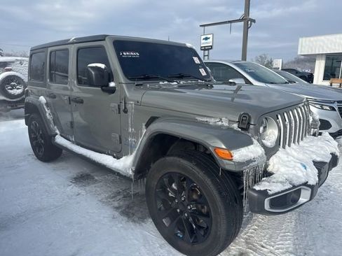 Used 2022 Jeep Wrangler Unlimited Sahara w/ Cold Weather Group image 3