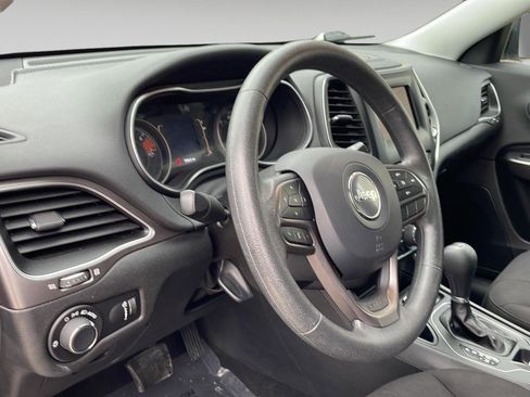 Used 2020 Jeep Cherokee Latitude image 19