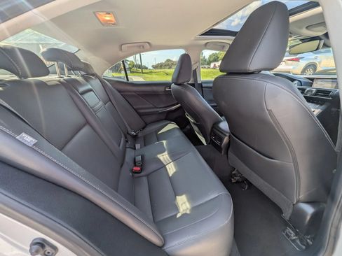 Used 2018 Lexus IS 300 w/ Comfort Package RWD image 39