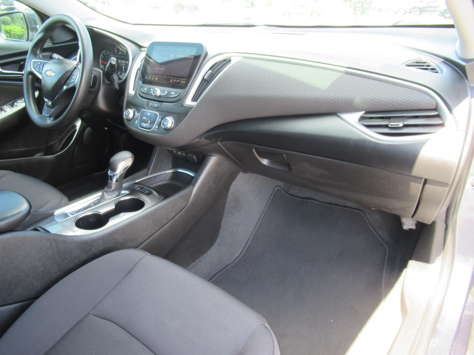 Used 2021 Chevrolet Malibu LS FWD image 12